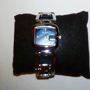 Gucci Analog Watch